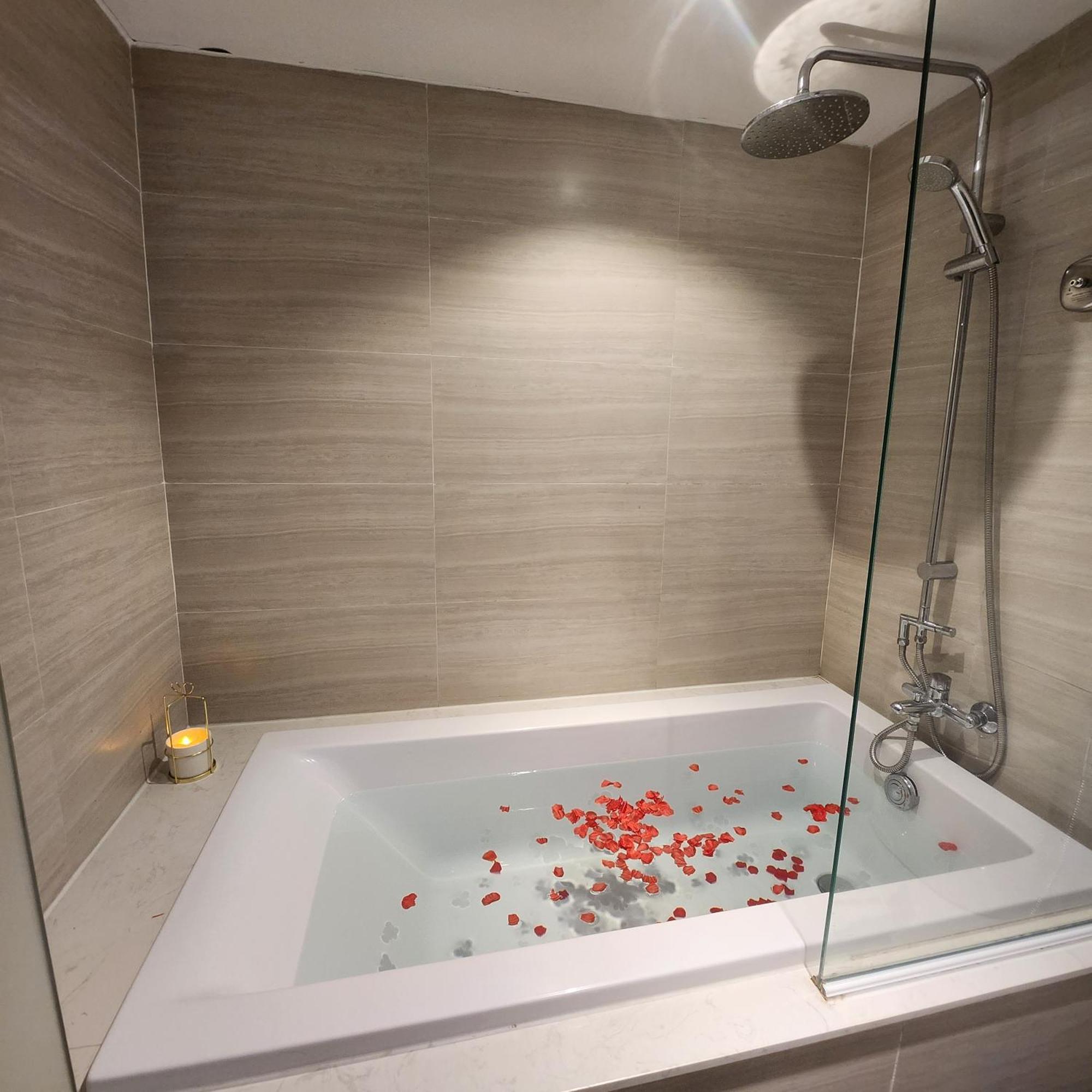 เดอะ เอ็มซีอาร์ ลักชัวรี ยา จาง โฮเต็ล Hotel ญาจาง ภายนอก รูปภาพ