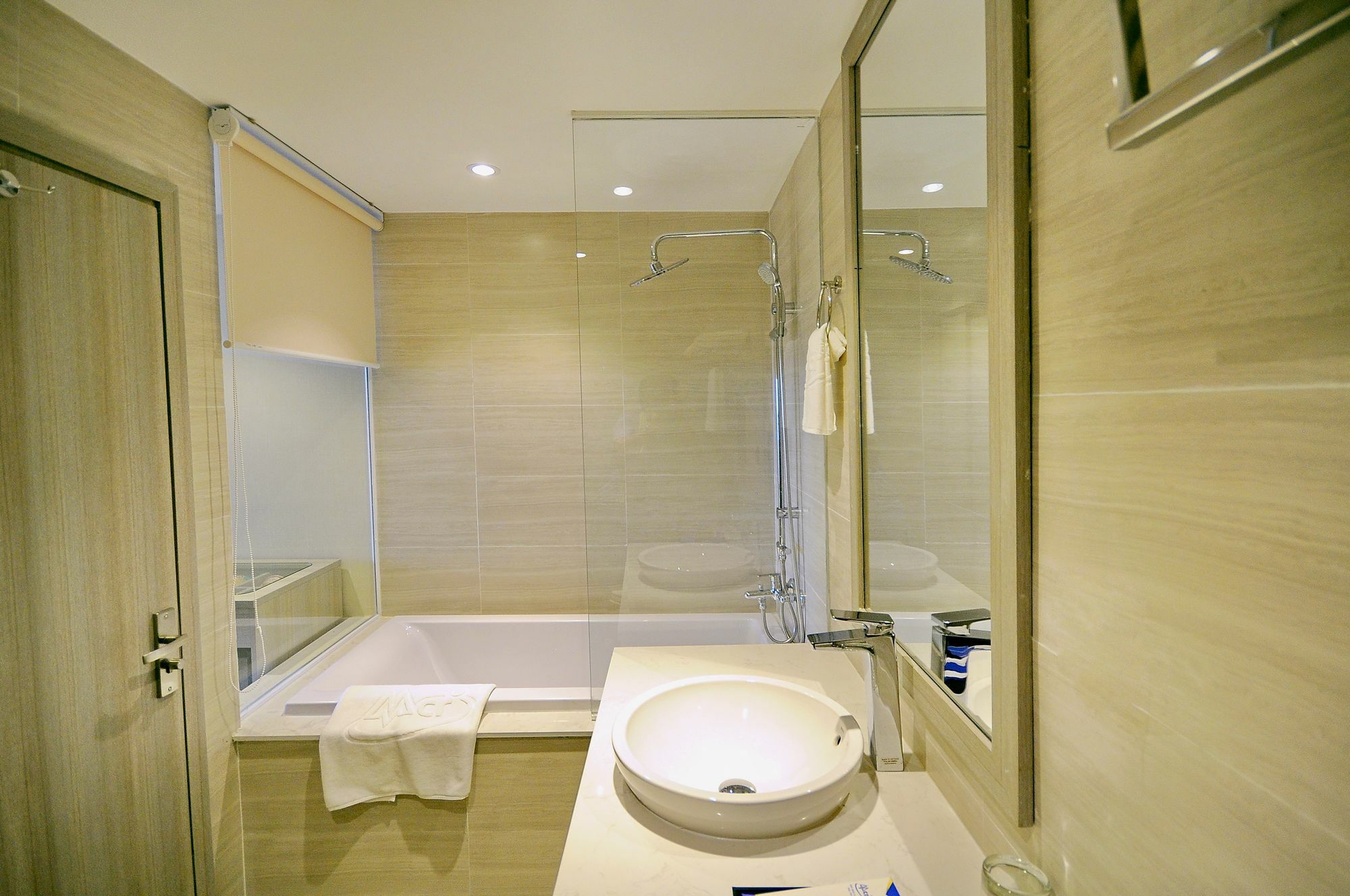 เดอะ เอ็มซีอาร์ ลักชัวรี ยา จาง โฮเต็ล Hotel ญาจาง ภายนอก รูปภาพ